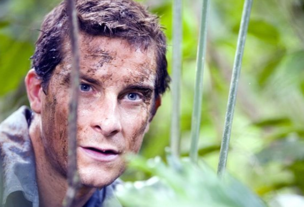 荒野求生贝爷杀野猪是那集?