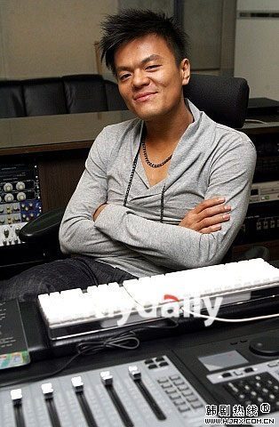 nobody的那个叫振英的男歌手听说很火.请问谁能介绍一下他