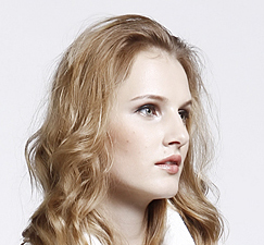 急!为什么PS通道抠图抠头发时边缘发丝是断续