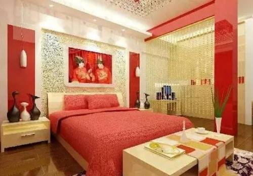 床头床尾都挂结婚照好吗