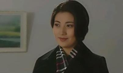 剧中李庭云的妹妹,李英姑扮演者王奕,现为海军政治部电视艺术中心演员