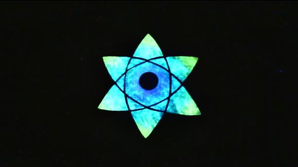 大触艺术 喷绘出佐助六芒星写轮眼,关上灯的效果太绝了,好震撼