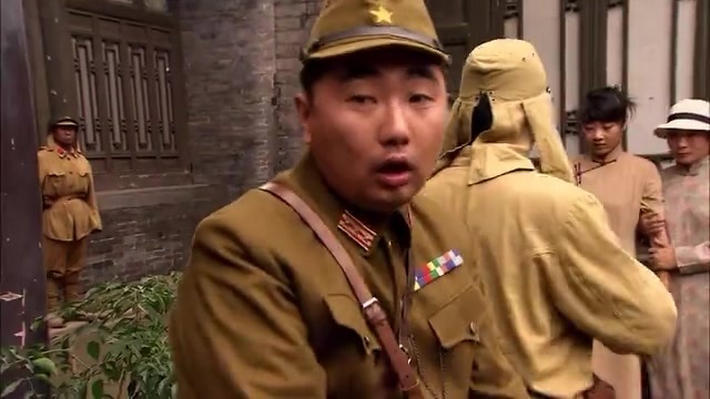 快资讯上传时间:1年前时长:01:19双枪李向阳之再战松井:逗比大佐调戏