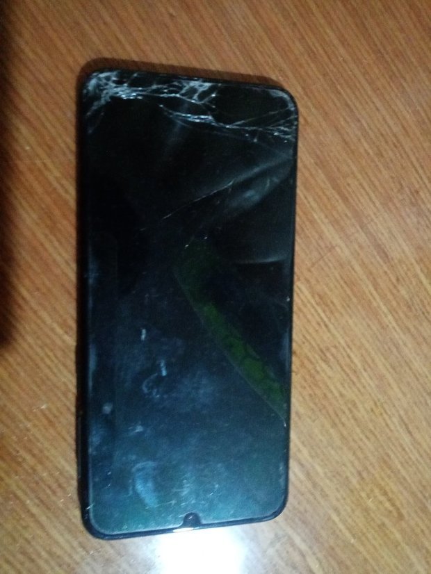 华为nova5屏幕碎了换一下大概多少钱 现在已经无法显示了?