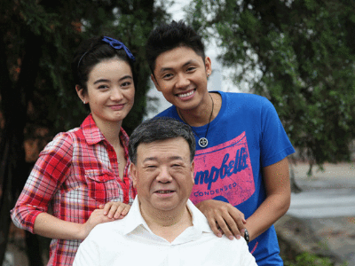 1,李奥是由演员林申饰演的: 年轻帅气的牙医,像所有的独生子女一样