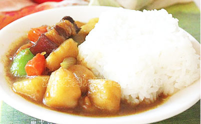 用咖喱粉怎么做土豆咖喱牛肉?