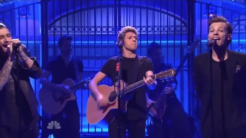 [图]One Direction Performing Ready To Run On Saturday Night Live