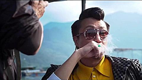  b>郑中基 /b>演的香港喜剧电影 当个村长倍有钱气派十足!