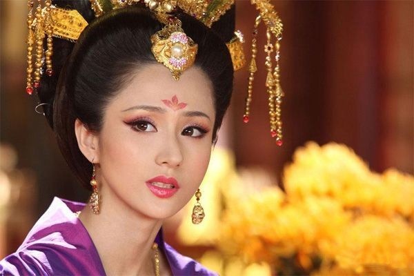 大长公主为长公主说媒,惹了什么事端,一个被闷死一个被饿死?