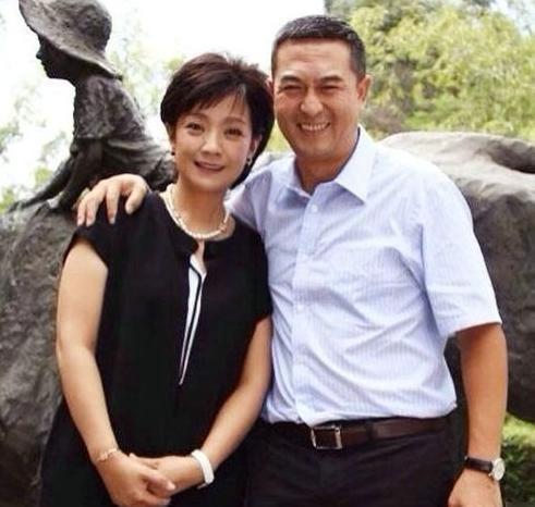 男星张嘉译有几个孩子 揭秘演员张嘉译的家庭感情生活