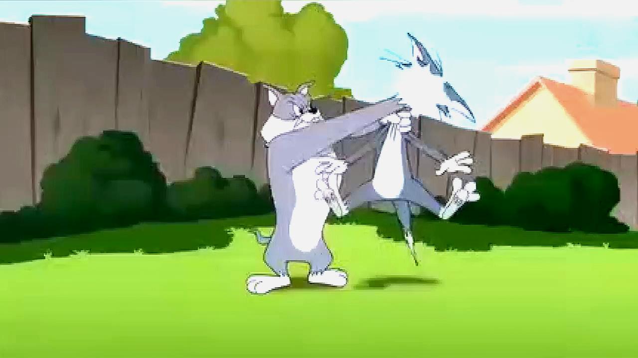 猫捉老鼠动画片,汤姆戏耍杰瑞,没想到狗在身后