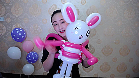 长条魔术气球小兔子背带娃娃街卖创意小造型 气球编织入门基础简单