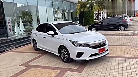 2020款本田 锋范抢先实拍, 按下钥匙看到内饰, 才知道啥叫改变