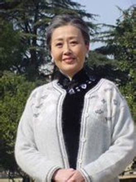 老电视剧英雄虎胆何老太太是那演员员的?