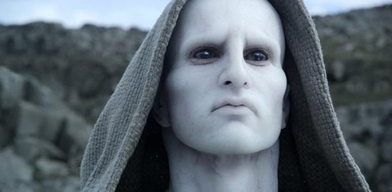 普罗米修斯里外星人是谁扮演的