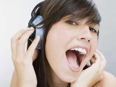 一唱歌嗓子里就有痰怎么办