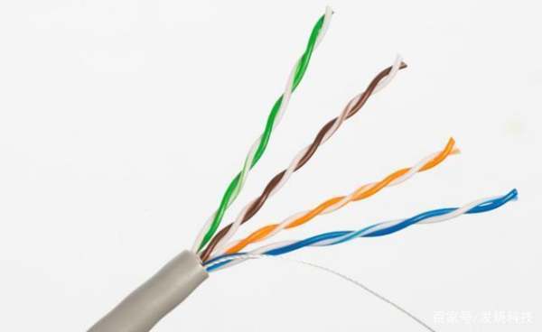 2,超五类线撕开线头,里面是这样的