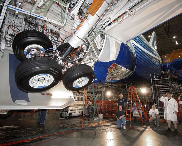 波音787飞机有几组起落架?