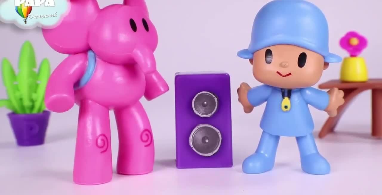 小p优优鼓励大象艾丽鸭子巴托和自己一起跳舞_托马斯老爷车-玩具.