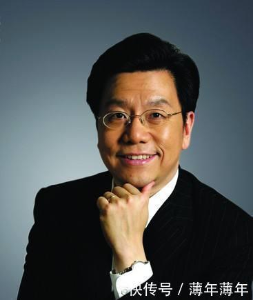 他是一名企业家