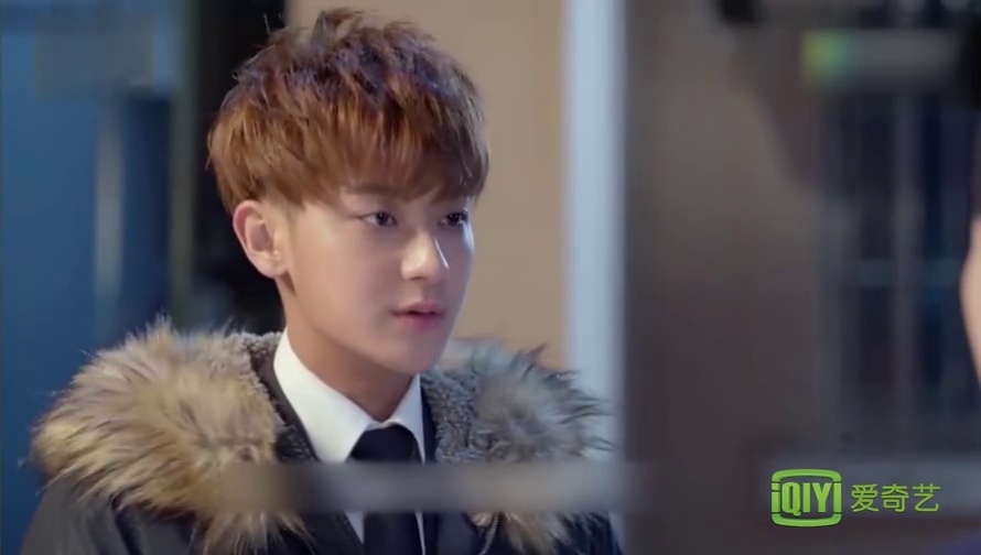 杨菲洋《谈判官》烧心演绎使命与本心的抉择