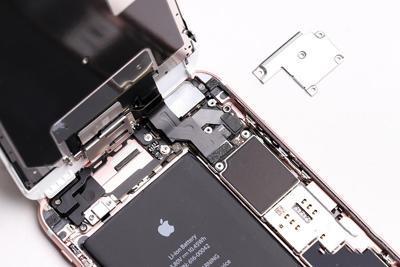 苹果6s,手机摄像头坏了,修了一下,是主板问题,