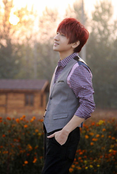 求后弦东方不败的专辑封面壁纸,类似的也可以,苹果4的