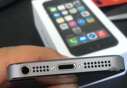 苹果5s耳机孔多大的3.5mm吗 美版的