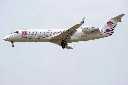 以下是"本山号"的照片和挑战者850官方涂装的照片,希望会对你有帮助!