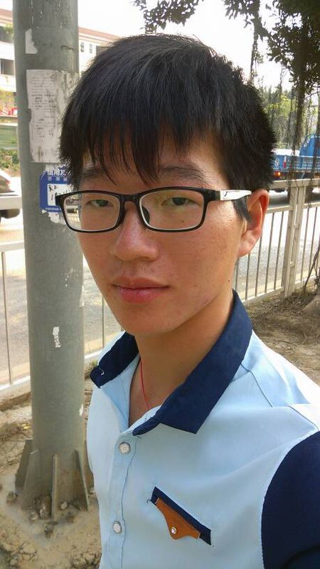 我额头两边有线,头发是留不直的,请大神指点一下我该剪什么发型好