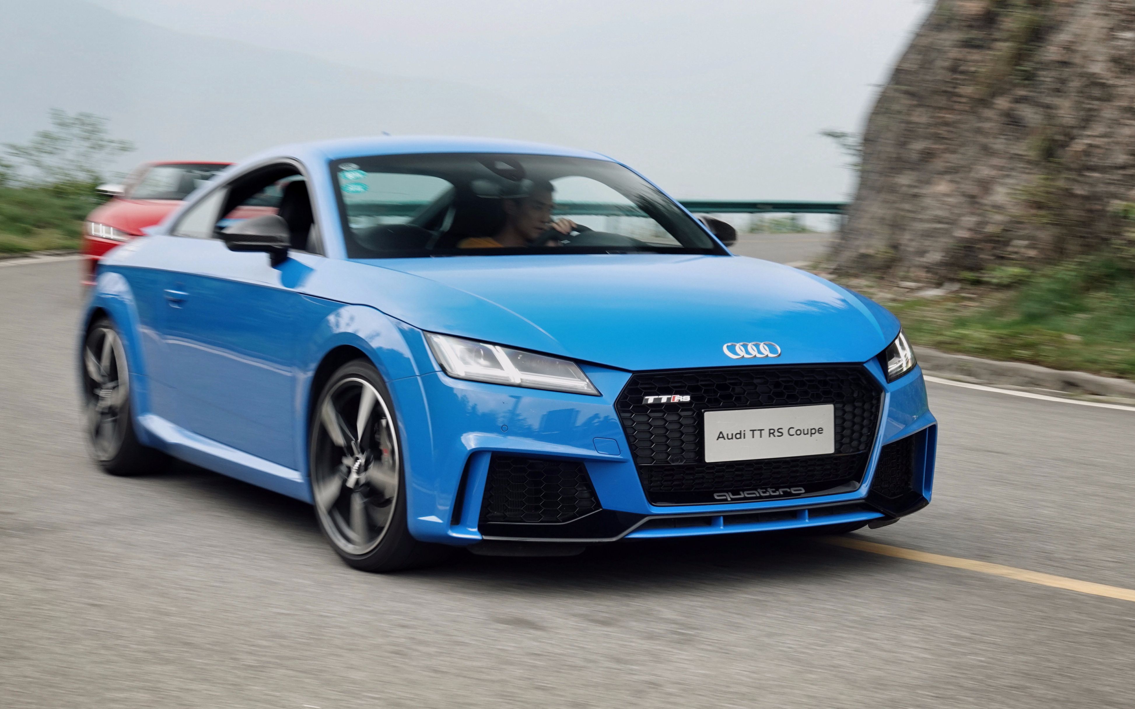 奥迪tt rs山路小跑