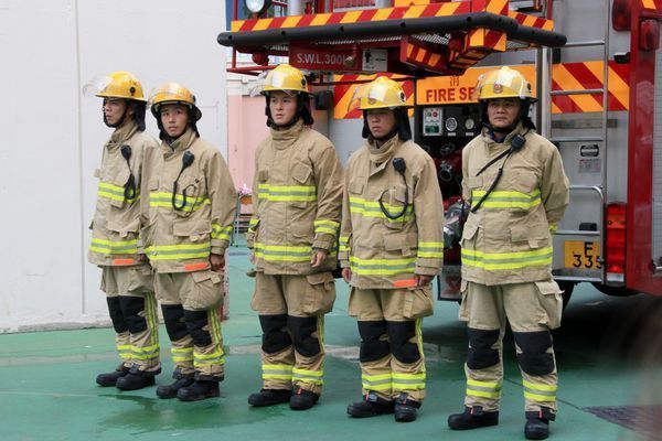 香港消防队穿什么颜色衣服