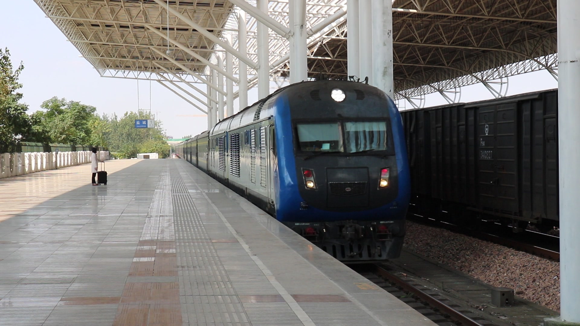 【跨越】k417次进老盐城站1站台 df11g-0132/0131哔哩哔哩上传时间:2
