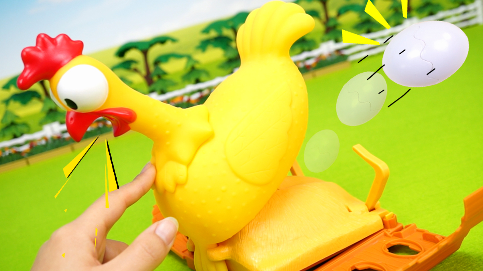 搞笑公鸡下蛋猪猪侠熊大朵拉得玩具