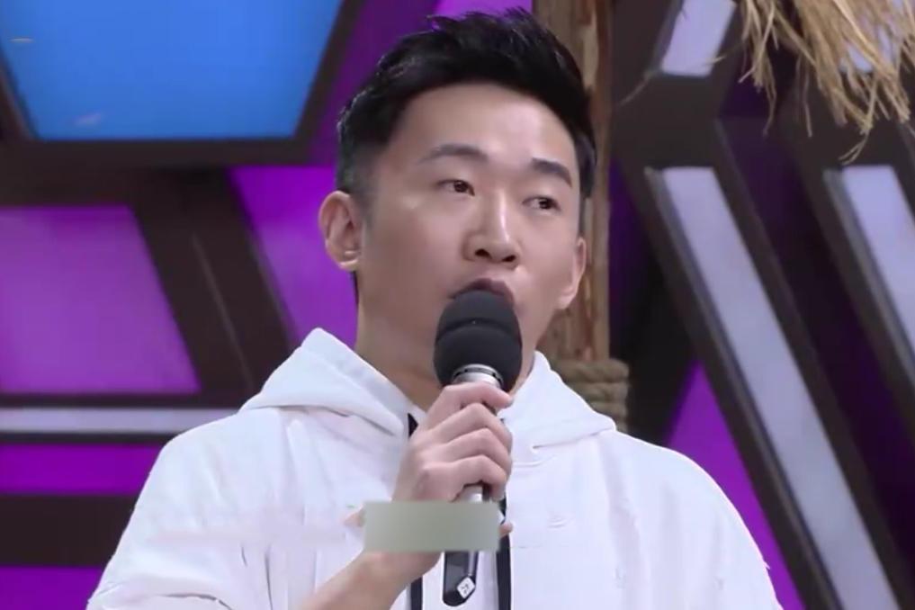 视频-快乐大本营:何炅吐槽杨迪海报太皱,太有破败感