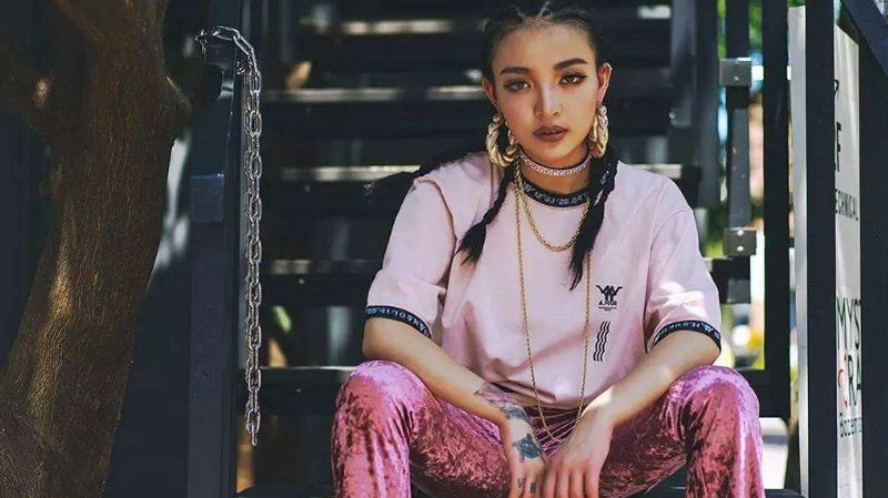 vava《 我的新衣》正式版 mv大首播, 首张创作专辑洗脑曲值得一听