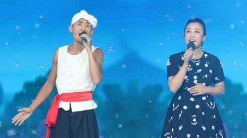 09 266动动广场舞 健来自:优酷草原舞曲 阿宝 张冬玲演唱的歌曲是广场