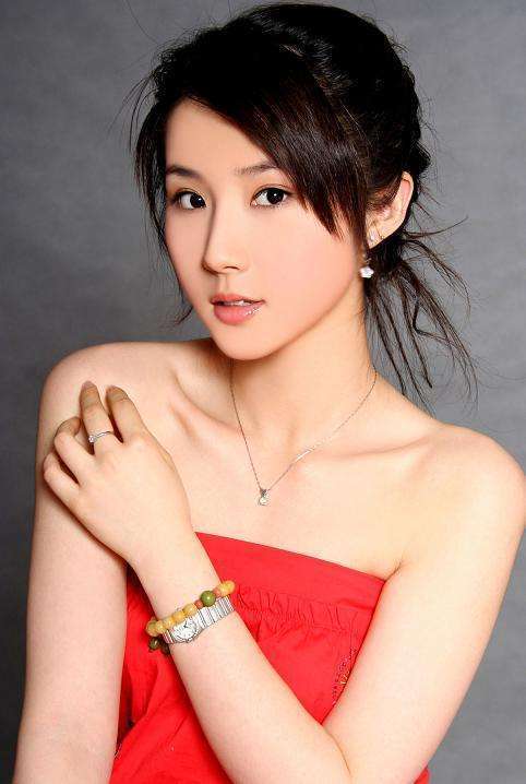 方安娜的演艺经历是什么?