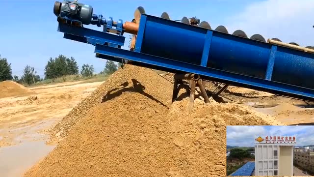 赣东矿机环保螺旋洗石洗砂机现场视频圆滚筒式洗石机洗矿工作视频