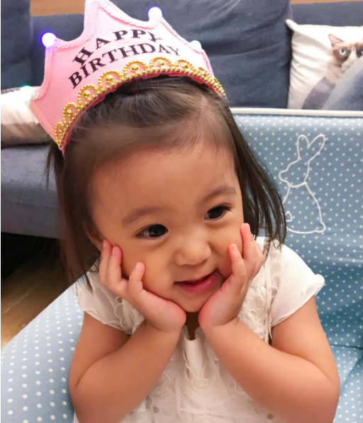 贾静雯女儿咘咘多大了?