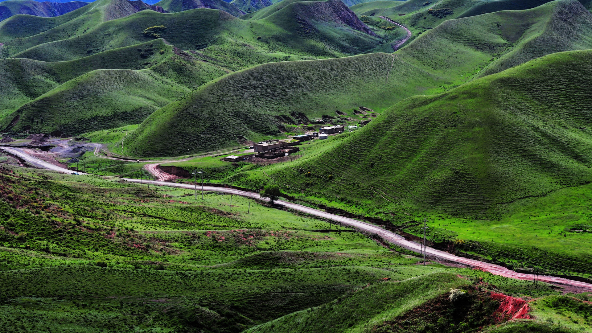 新疆天山山脉风景壁纸[图1]