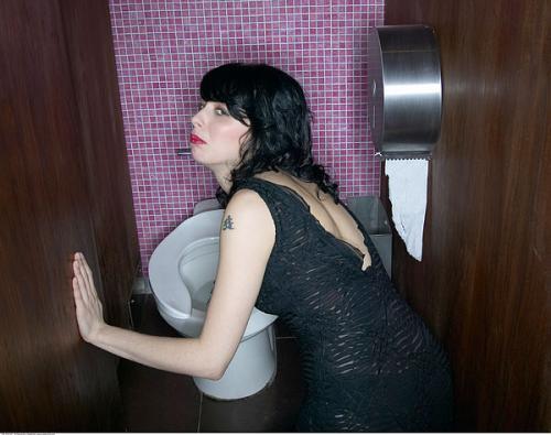 求女人酒醉呕吐视频