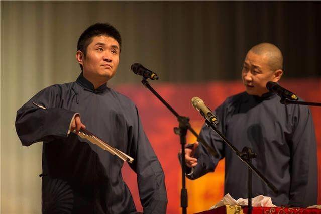 视频:看苗圃 王声怎么说世界杯的 相声《球迷轶事》