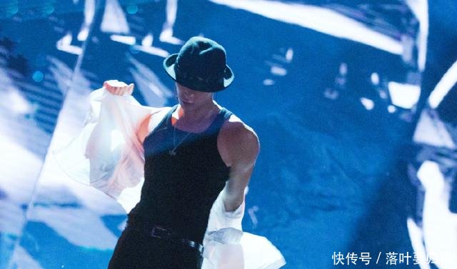 张艺兴深圳站演唱会