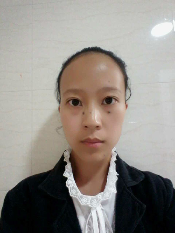 求大神把图P成证件照,司法考试用,红底,要看的