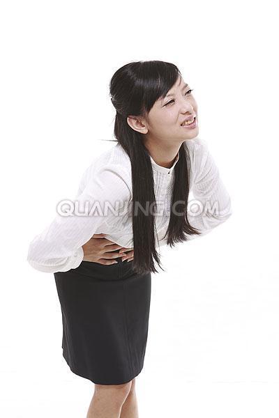 美女肚子疼的图片,或者是视频