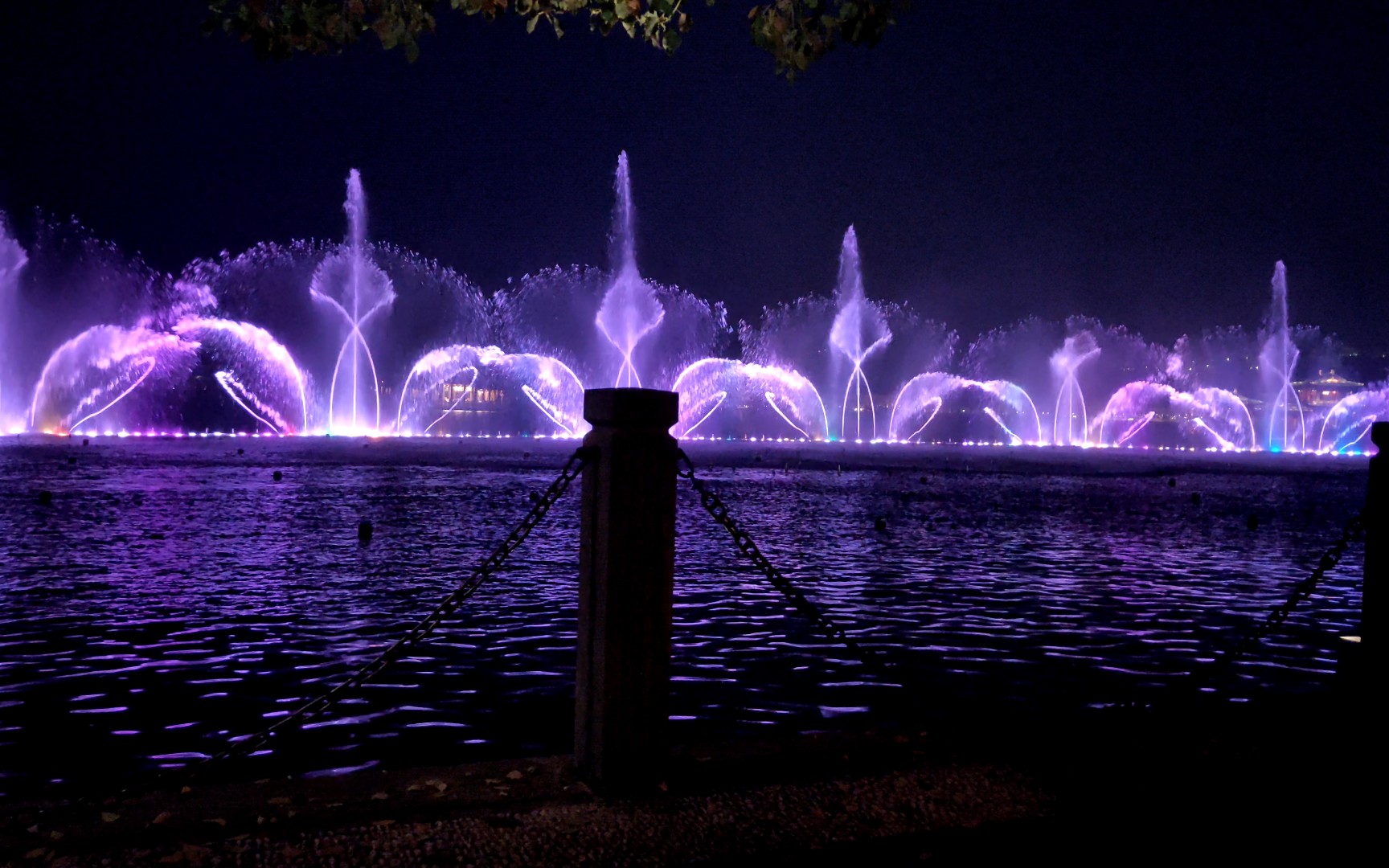 西湖音乐喷泉,手机拍摄