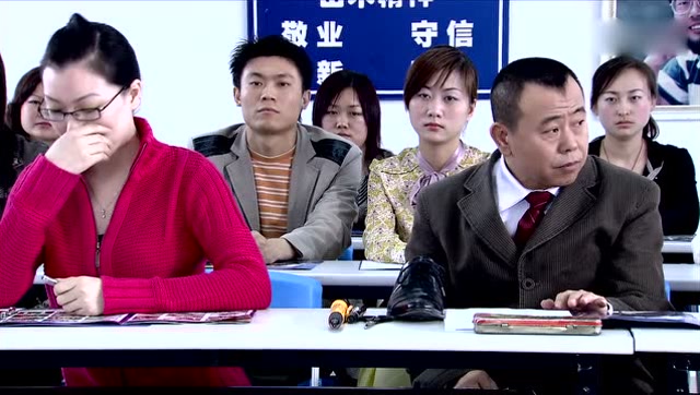 精豆儿:潘长江上课脱鞋,同桌的表情难以形容!