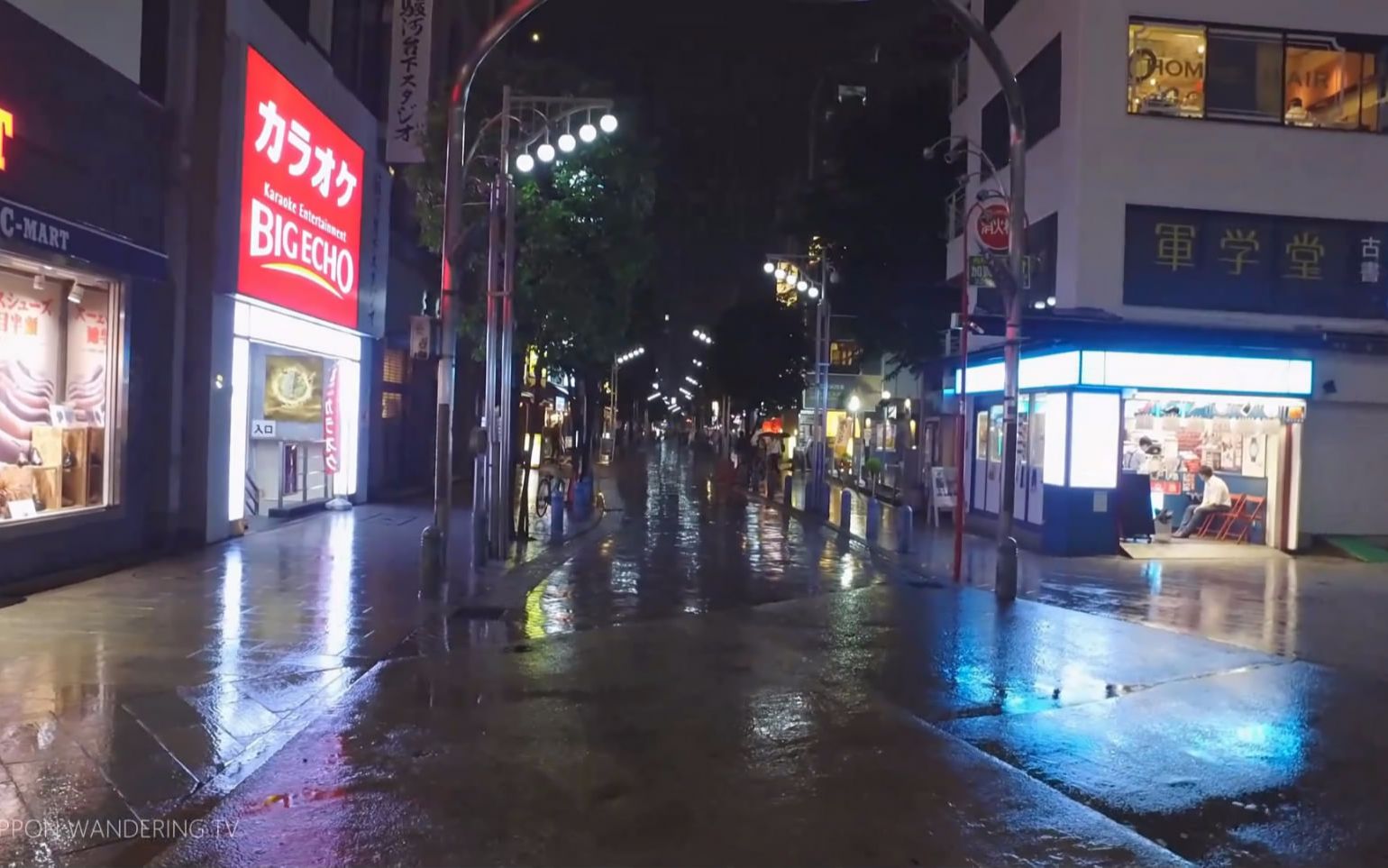 [图]东京神保町 雨夜 Tokyo Jinbocho on a rainy night