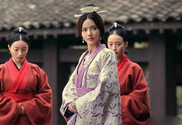 古代嫔妃作为皇帝的妻妾为什么要拿俸禄?